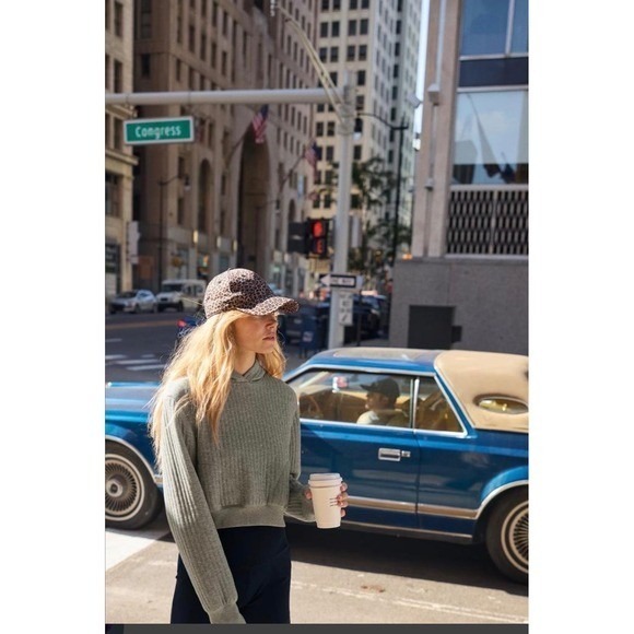 NWT Offline by Aerie Coffee Run Cropped Hoodie Quilted‎ Gray XS - Picture 9 of 13